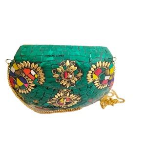 Bolso de mano de metal de piedra de mosaico verde, bolso de noche cruzado de diseñador con correa de metal desmontable para bodas y fiestas - Product Image 3