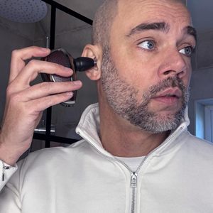 Kit de Afeitado Eléctrico para Hombre con Alimentación USB, Afeitadora Rotatoria con Función Húmeda/Seca, Resistente al Agua (IPX7) para Cabeza Calva y Barba - Product Image 3