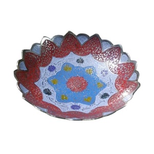 Frutero de latón con forma de pato hecho a mano de alta calidad con hermoso grabado de pavo real acabado en níquel para uso en la cocina - Product Image 3