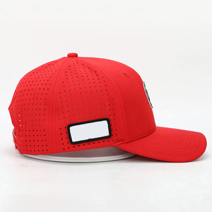 Gorras de Béisbol Deportivas Personalizadas Unisex de 5 Paneles, Estructuradas, Rojas, de Poliéster Impermeable, con Agujeros y Parches, Bordado 3D para Cuatro Estaciones - Product Image 4