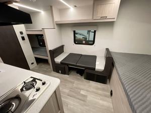 TOP Usado 2025 Heartland Mallard 17B-H-L - Product Image 5