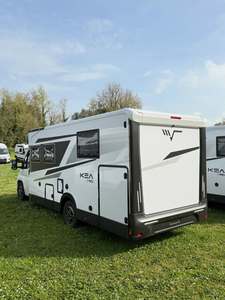 Autocaravana de Lujo Mobil Vita para 4-6 Personas, Una Habitación, Furgoneta Camper de Aluminio con Refrigerador y Cama, Emisión EURO 5 - Product Image 6