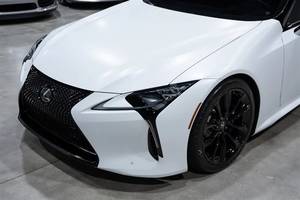 รถยนต์มือสอง Lexus LC500 Coupe ปี 2019 สีขาว 4 ที่นั่ง ไฟหน้า LED ยาง R19 เครื่องปรับอากาศอัตโนมัติ ภายในตกแต่งด้วยหนัง ปรับเบาะไฟฟ้า - Product Image 1