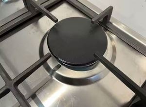 Cuisinière à gaz encastrable 5 brûleurs avec allumage électronique, classe A d'efficacité énergétique, surface en acier inoxydable disponible - Product Image 5