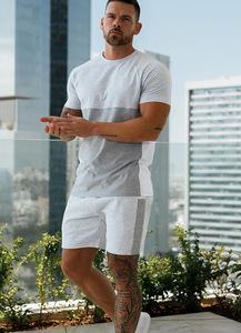Short en polaire à panneaux contrastés pour hommes OEM Short gris léger à taille élastique avec 2 poches latérales en tissu doux pour hommes - Product Image 5