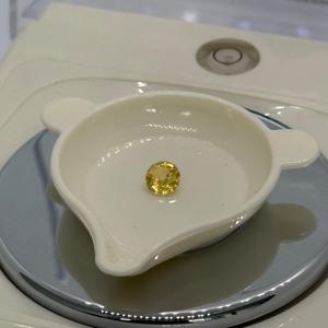 Pierre précieuse chauffée en saphir jaune naturel pierre précieuse à facettes pour la fabrication de bijoux pierre rare avec un bon produit en vrac de feu - Product Image 1