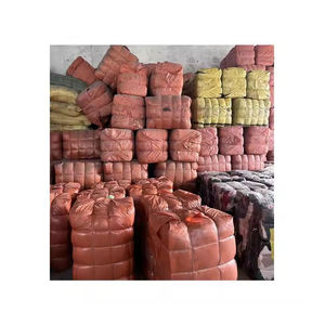 Vente en gros de vêtements d'occasion Bale Tailles assorties comprenant des hauts bas vêtements d'extérieur et plus - Product Image 1