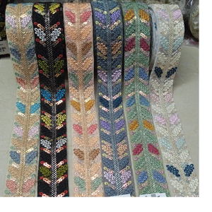 Lacets brodés sur mesure en parfait mélange de miroir et de perles pour l'amélioration des vêtements en largeur de 2 pouces et pour la revente - Product Image 3