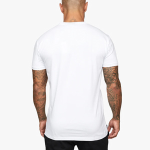 Vente en gros de vêtements de sport d'entraînement à col ras du cou ajustés pour homme, t-shirt blanc à manches courtes en coton respirant avec logo personnalisé - Product Image 4