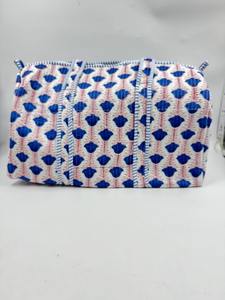 Bolsa de lona Kantha de algodón blanco y azul Bolsa de viaje deportiva de lujo ecológica Weekender con cremallera de gran capacidad y alta durabilidad - Product Image 4