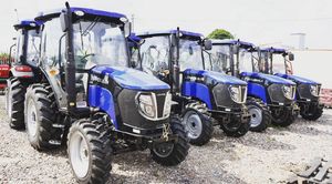 Tractor Compacto Bonatti Arbos con Cargador Frontal, Motor y Rodamientos, Color Verde, 2120 kg - Product Image 5