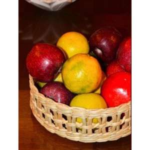 Panier organisateur en rotin naturel avec un tissage minimaliste et propre pour un style d'intérieur chic et un arrangement de pièce soigné - Product Image 4