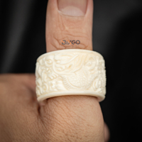 Meistverkaufter Trendiger Ellipsenförmiger Perlen-Modeschmuck mit Graviertem Muster Handgefertigter Dicker Weißer Unisex-Ring