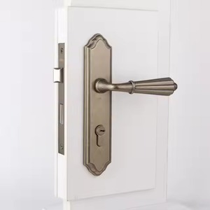 มือจับประตูสีทองหรูหราพร้อมแผ่นหลังสี่เหลี่ยมสไตล์โมเดิร์นเหมาะสำหรับบ้านสำนักงานห้องนอนฮาร์ดแวร์ประตูที่ยาวนาน - Product Image 3