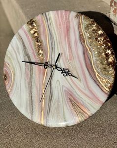 MAKERS Horloges murales en résine époxy pour espaces exquis Cadeau de décoration unique pour la maison Horloge murale époxy océan par Antique Creation - Product Image 3