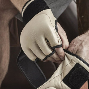 Guantes de MMA de entrenamiento de boxeo profesionales hechos a medida Guantes de MMA DE LUCHA ganadora de cuero PU - Product Image 5