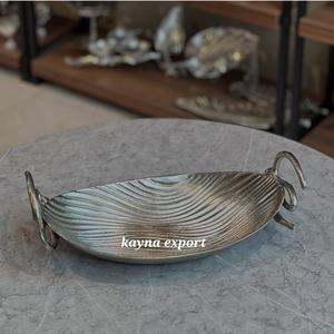Elegante Bandeja Decorativa para Servir Arroz, Creativa, Ovalada, de Metal Pulido, con Diseño Abstracto, Apta para Contacto con Alimentos - Product Image 1