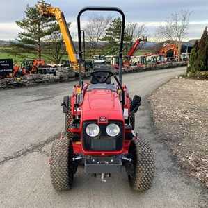 Tracteur de jardin Massey Ferguson 1525 22HP 2WD à transmission par engrenages, rouge, compact, utilitaire, pour pelouse - Product Image 4