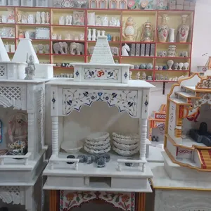 Marbre blanc sculpté à la main finition Mandir pour la maison Designer Temple/Pooja Ghar spirituellement décor à la maison fabriqué à la main Mandir en gros