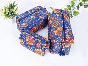 Ensemble de pochettes à cosmétiques en coton matelassé fait à la main en Inde imprimé en bloc pour trousse de toilette - Product Image 3