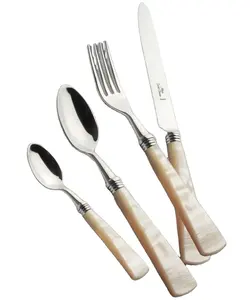 Tête en argent classique avec poignée en résine crème ensemble de couverts pour des événements à usage domestique utiliséet des cadeaux fabriqués à la main en Inde - Product Image 1