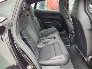 Auto de energía nueva en venta, 2022 Taycan AWD 4S 4 puertas Sedán - Product Image 3