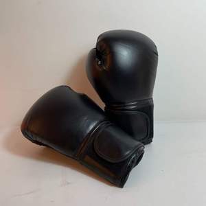 Guantes de Boxeo KINGPIN INTERNATIONAL Personalizables al por Mayor, Transpirables, Cómodos, de Cuero, Resistentes al Agua, para Entrenamiento Deportivo - Product Image 2