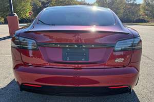 Tesla Model S Plaid Ultra Rojo 2023 USADO MÁS VENDIDO - Product Image 2