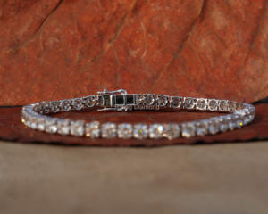 สร้อยข้อมือเทนนิสเพชรที่ปลูกในแล็บสวยงามเป็นของขวัญวันครบรอบที่สมบูรณ์แบบสำหรับคนที่คุณรัก - Product Image 2