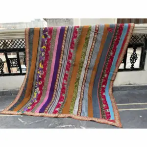 Wholesale Hot Selling Indian High Quality Authentic Indian vintage patchwork Kantha quilt made from recycled vintage saris