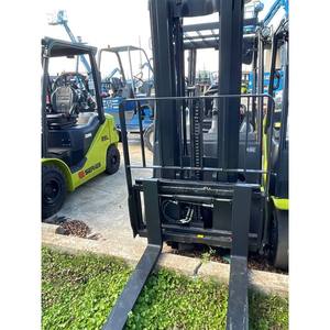 Transpaleta CLARK S30CL 2023, Diésel, Nueva y Usada, para Construcción, Agricultura, Comercio Minorista y Talleres de Reparación de Maquinaria - Product Image 5