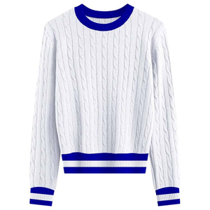 Suéter Varsity Personalizado Rojo con Cuello Redondo y Logotipo Frontal, para Grupos Universitarios y Hermandades - Product Image 3