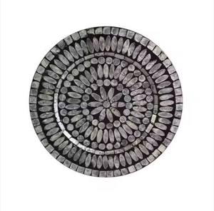 Plateau rond en résine de bois incrustation de nacre artisanat pour servir à la maison des aliments noix collations chocolats - Product Image 2