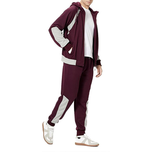 Survêtement de sport promotionnel Ensemble de survêtement à capuche de couleur unie personnalisé Pull à fermeture éclair Ensemble de joggings à panneau à rayures latérales en vente - Product Image 3
