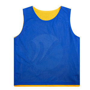 Babero de entrenamiento reversible ligero al mejor precio para adultos Ropa de fútbol transpirable con MOQ bajo - Product Image 3