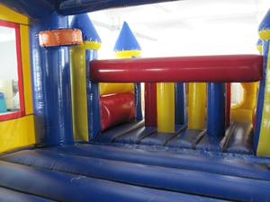 Castillo Inflable con Tobogán y Túnel, Todo en Uno para la Diversión de los Niños - Product Image 2