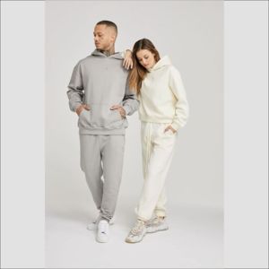 Conjunto Deportivo de Talla Grande 100% Algodón Color Beige, Venta al por Mayor, MOQ Bajo, Pantalones Deportivos Holgados con Serigrafía, Logotipo Personalizado, Trajes para Correr para Invierno - Product Image 4