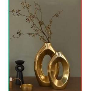 แจกันดอกไม้โลหะสไตล์ร่วมสมัยสำหรับตกแต่งในร่มงานแต่งงานโต๊ะเน้นหรือห้องนั่งเล่น - Product Image 1