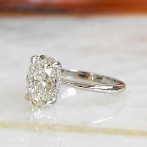 แหวนเพชรแล็บโกรว์ 2.01 กะรัต ทรงโอวัล สำหรับทุกเพศ ทองคำขาว 14K ของขวัญขอแต่งงาน เครื่องประดับสำหรับคู่รัก - Product Image 2