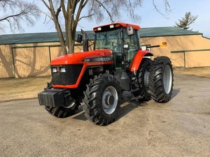 รถแทรกเตอร์ AGCO RT130 มือสอง สภาพดีมาก |   รถแทรกเตอร์ล้อ 80 แรงม้า ขับเคลื่อน 4 ล้อ |   ระบบเกียร์ |   สูง |   เครื่องยนต์ที่ทนทาน |   รับประกัน 4 ปี - Product Image 2
