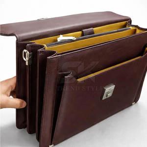 กระเป๋าเอกสารหนังสีเดียวแบบคลาสสิก ทนทาน สำหรับใส่แล็ปท็อปสำหรับผู้ชาย ขนาดสั่งทำได้ กระเป๋าเอกสารหนังสีเดียว - Product Image 3