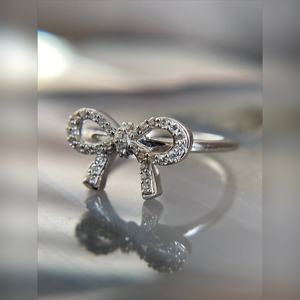 Anillo de Oro de 10K, 14K, 18K, Platino, Plata, con Diamantes Pavé, Forma de Lazo, Joyería Fina, Fabricante de Plata de Ley - Product Image 2