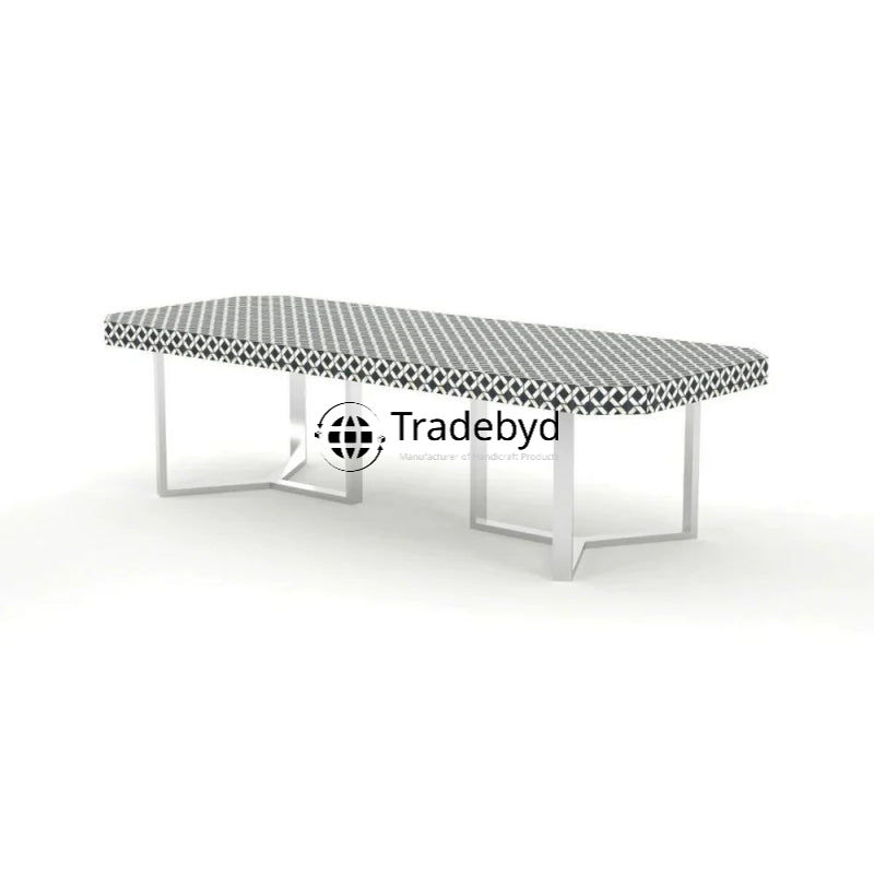 Available in different Colors