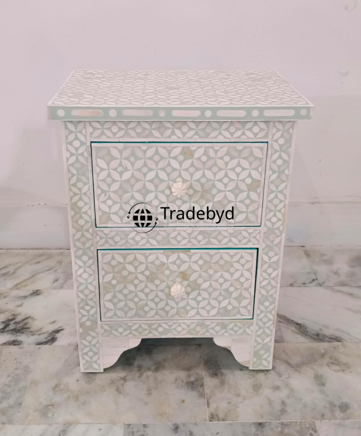 Available in different Colors