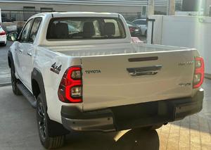 Toyota Hilux Revo 2023 Usada en Perfectas Condiciones de Funcionamiento y en un Estado Impecable - Product Image 5