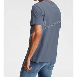 T-shirt homme de haute qualité Tissu jersey texturé 100% coton, col rond, impression numérique personnalisée avec boucle de suspension intérieure - Product Image 6