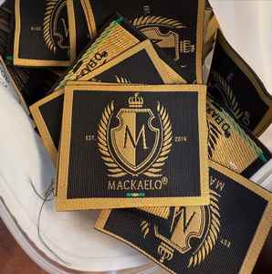 100 étiquette tissée de vêtements de marque personnalisée étiquette de tissu de vêtement avec logo 2x5cm pli d'extrémité/pli central de haute qualité - Product Image 3