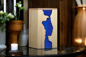 Caja de urna de cremación de resina de haya hecha a mano, recuerdo conmemorativo personalizado - Product Image 2