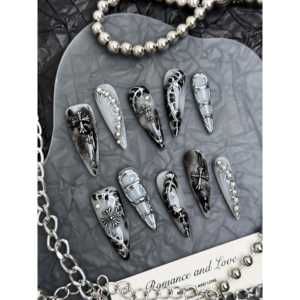 Obsidian Oath Press on Nail Unique et élégant - Product Image 4