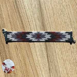 Pulsera Personalizada Tejida a Mano, Pulsera Trenzada Ajustable Hecha a Mano con Cuentas de Piedra Bordadas Coloridas Estilo Bohemio - Product Image 1